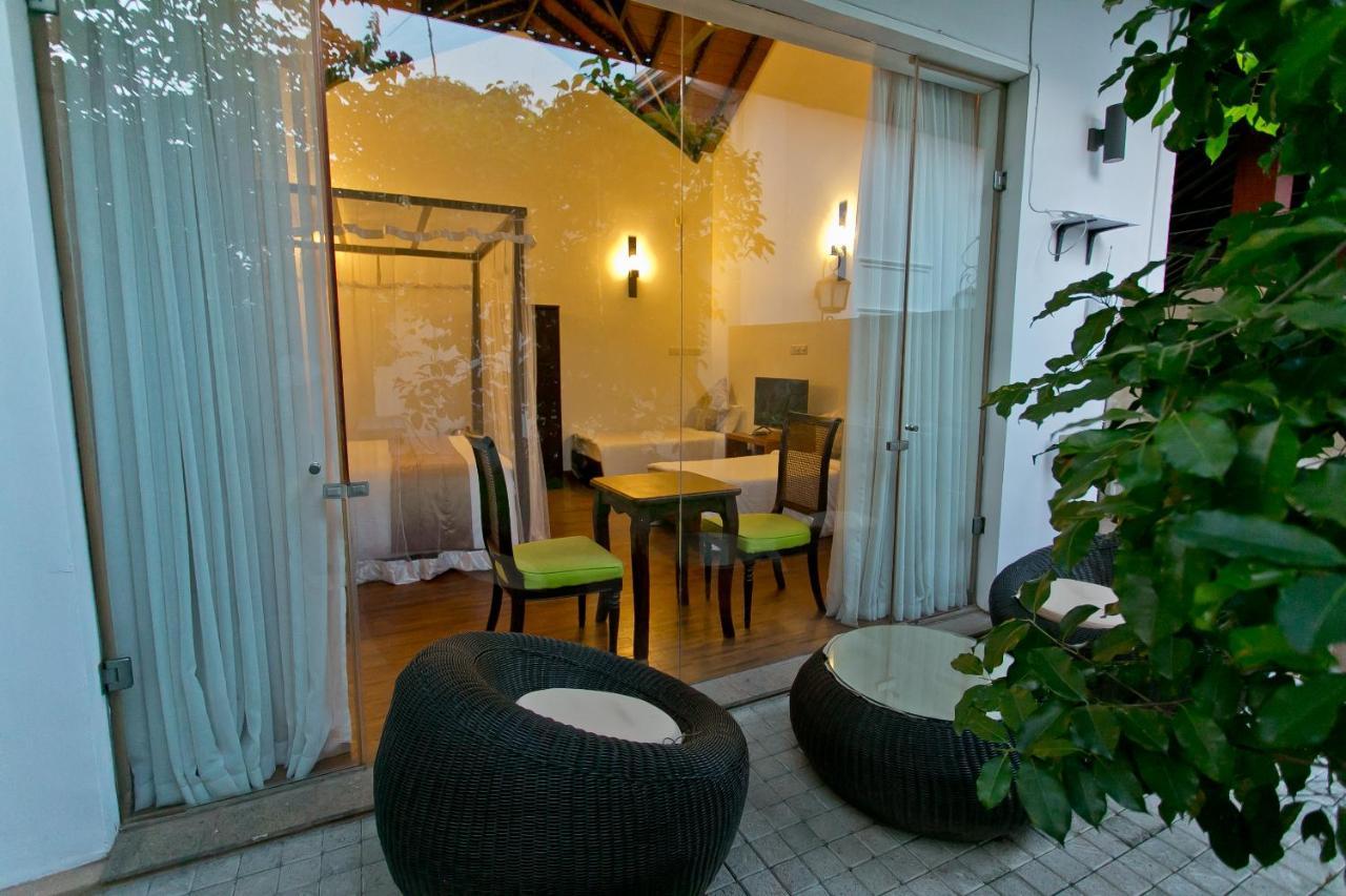 Swanee Grand Hotel Negombo Exterior photo